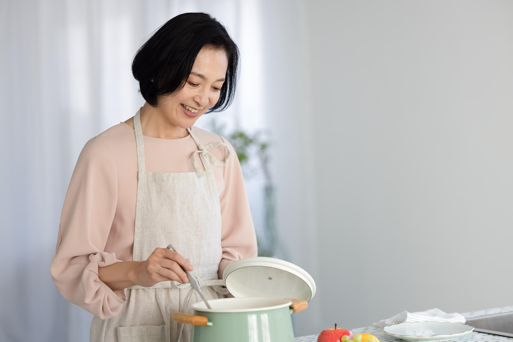 ミールキットと自炊はどっちが安い？食費・手間で徹底比較/安く使うコツも解説
