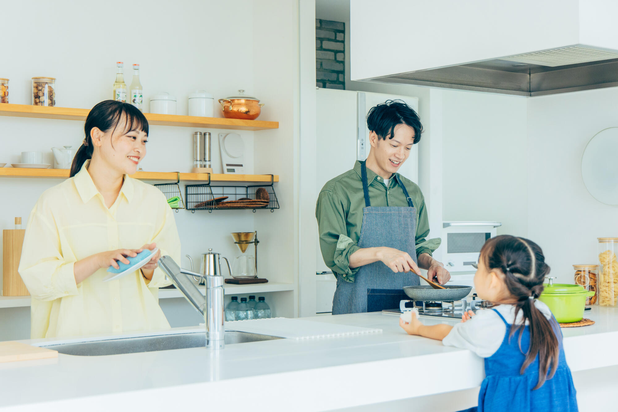 共働き夫婦の家事分担はどうする？実態や時短のコツを解説