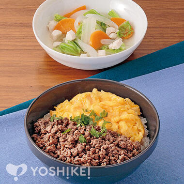 牛そぼろの二色丼
