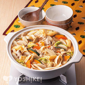 山梨名物！たっぷり野菜のもちもちほうとう