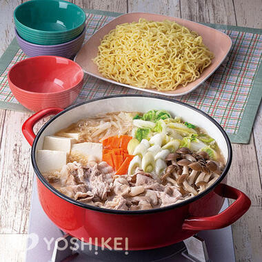 〆まで美味しい塩とんこつ鍋