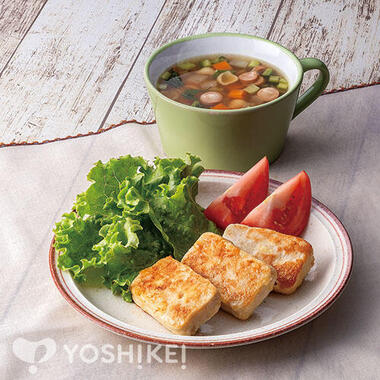 チーズ入り華味鳥のステーキ(成型肉)