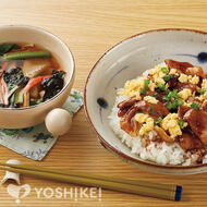 麦とハーブの三元豚の豚丼