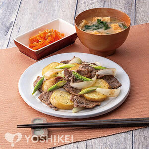 牛肉のこんがりポテト炒め