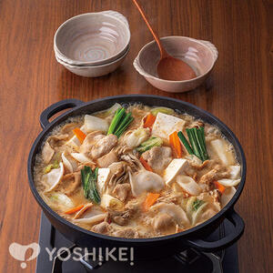 麦とハーブの三元豚のごまみそ鍋