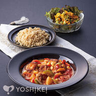 高良シェフ監修　鶏肉と彩り野菜のスパイス風味