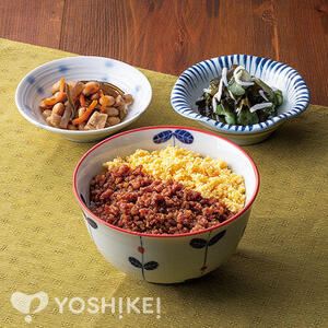 牛そぼろの二色丼