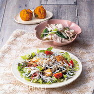 しらすと焼き生揚げのおかずサラダ