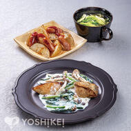 白身魚のムニエル～きのことほうれん草のホワイトソース～