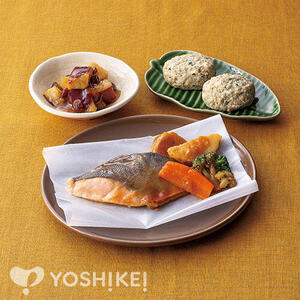 紙包み　サーモンのバター醤油