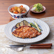 ぽかぽカフェ監修　ポークソテー～シャリアピンソース～