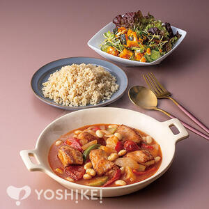 高良シェフ監修　鶏肉と彩り野菜のスパイス風味