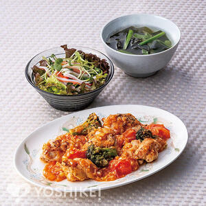 鶏肉とトマトのチリソース