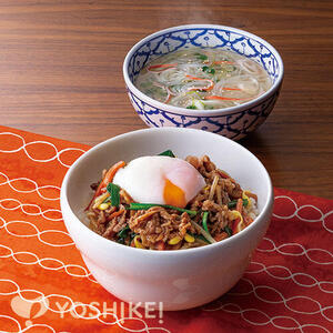 吉野家監修　牛肉プルコギ風丼