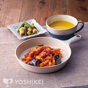 ペンネリガーテの厚切りベーコンと茄子のトマトソース