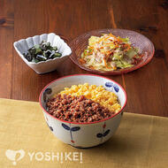 牛そぼろの二色丼