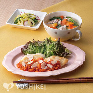 白身魚のソテー～アーモンドとトマトのソースがけ～