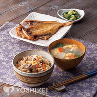 ＜炊き込みご飯定食＞豚きのこめし