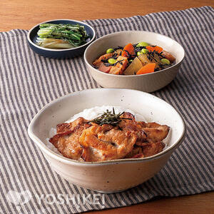 麦とハーブの三元豚とろろ丼
