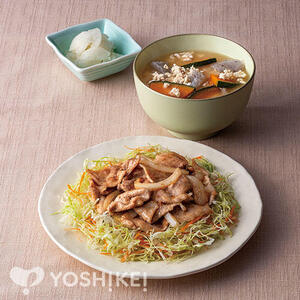 せん切り野菜と食べる！豚肉のたっぷり生姜焼き